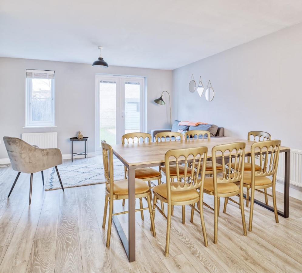 5 Bed House In Gloucester Hucclecote Zewnętrze zdjęcie