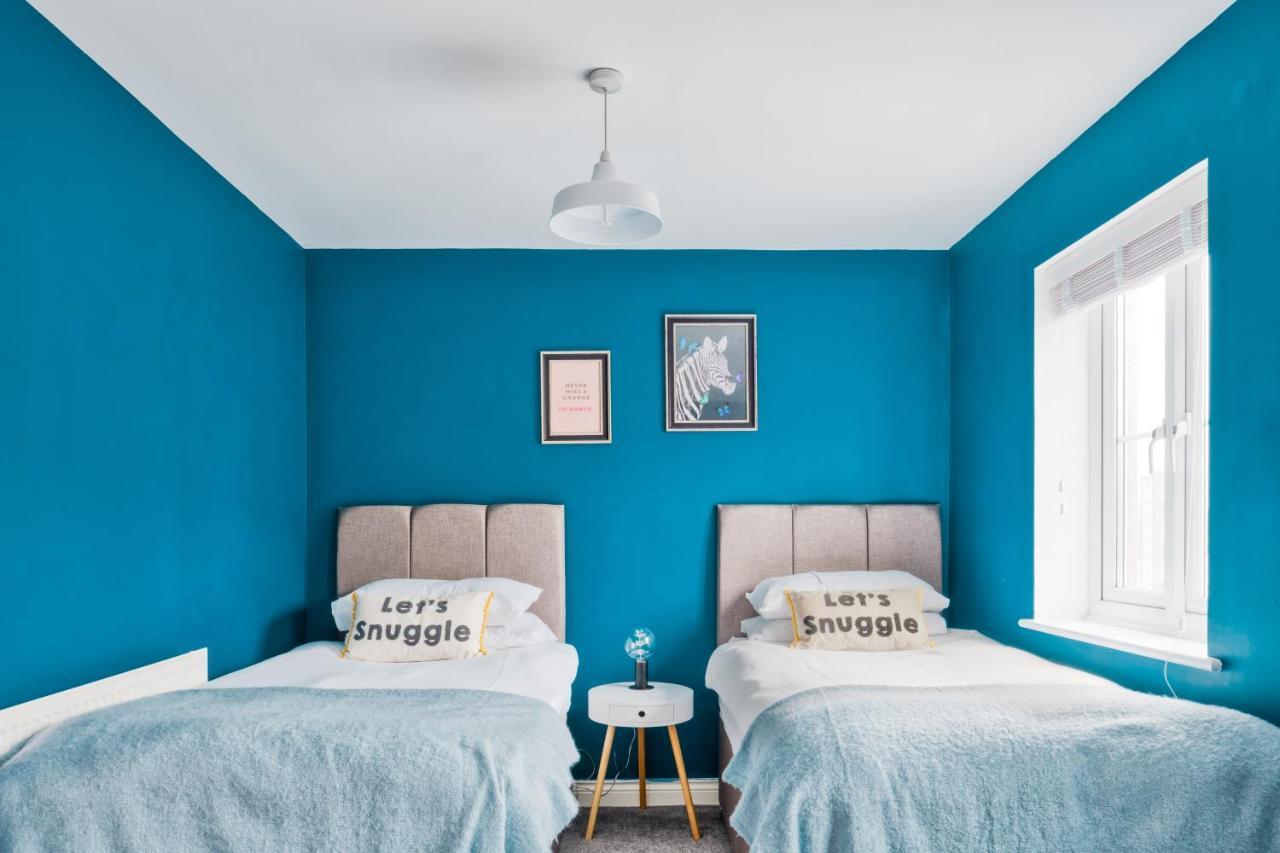 5 Bed House In Gloucester Hucclecote Zewnętrze zdjęcie